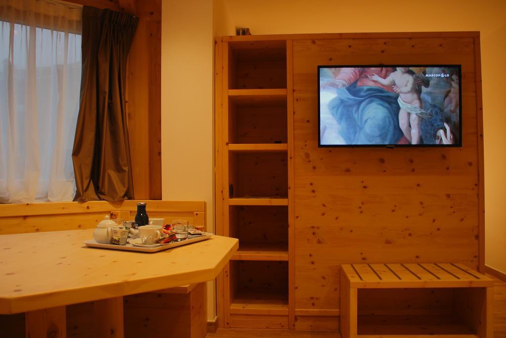 מדונה די קמפיליו B&B Augusto חדר תמונה